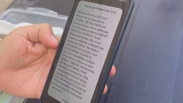 Unha mensaxe É-Alert avisa do risco de inundación por choivas en Valencia e Castelló