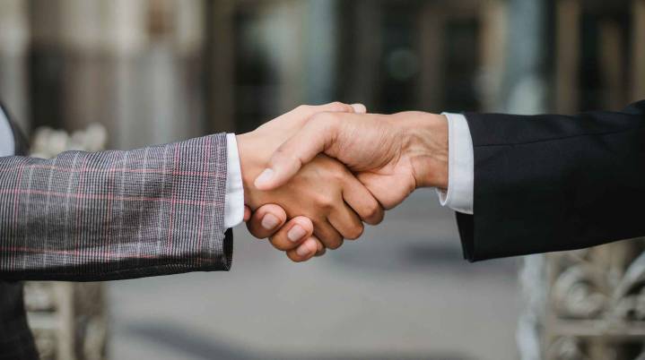 Empresario mexicano adquiere 25% de Banamex y asume presidencia