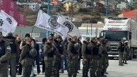 Javier Milei llegó a Tierra del Fuego en medio de marchas opositoras