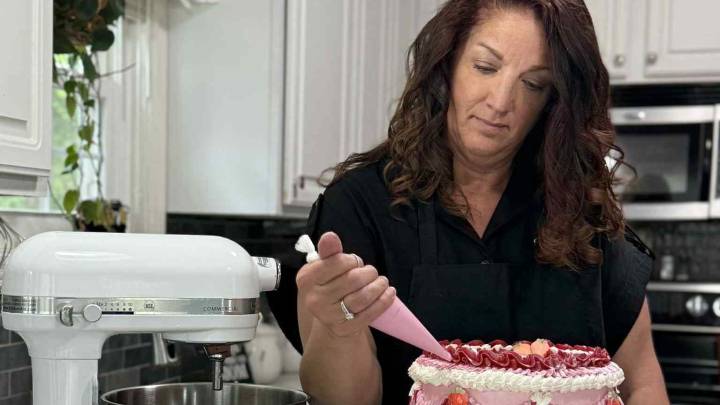 Why one group is baking cakes for Kentucky kids in foster care