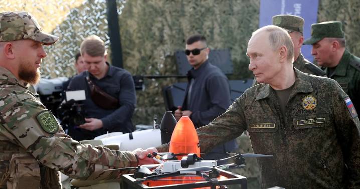 Rusia y Bielorrusia realizan ensayos con armas nucleares tácticas en ejercicios militares conjuntos; analistas militares consideran que están diseñados para intimidar a Europa