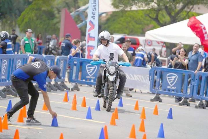 Imparte Monterrey curso gratuito de manejo de motocicletas