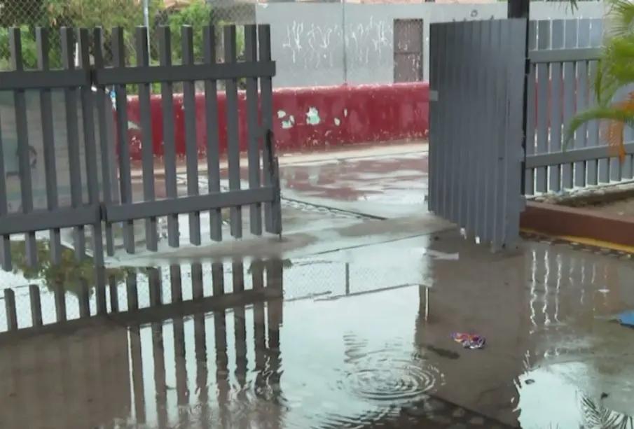 Continua suspención de clases en BCS por efectos del huracán Lorena