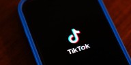 President Trump signs executive order to approve TikTok deal, avoiding a ban in US
