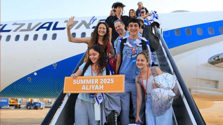 More Than 200 US, Canadian Jews Immigrate to Israel in Wartime: 'Where Our People are Meant to Be'