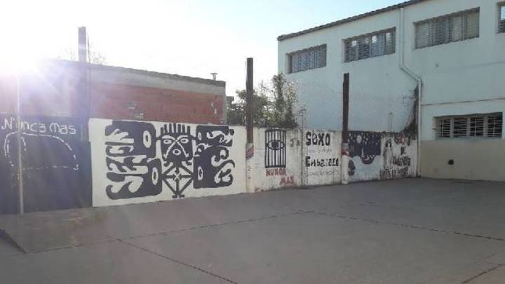 Polémica por un operativo policial en una escuela por la supuesta aparición de un arma