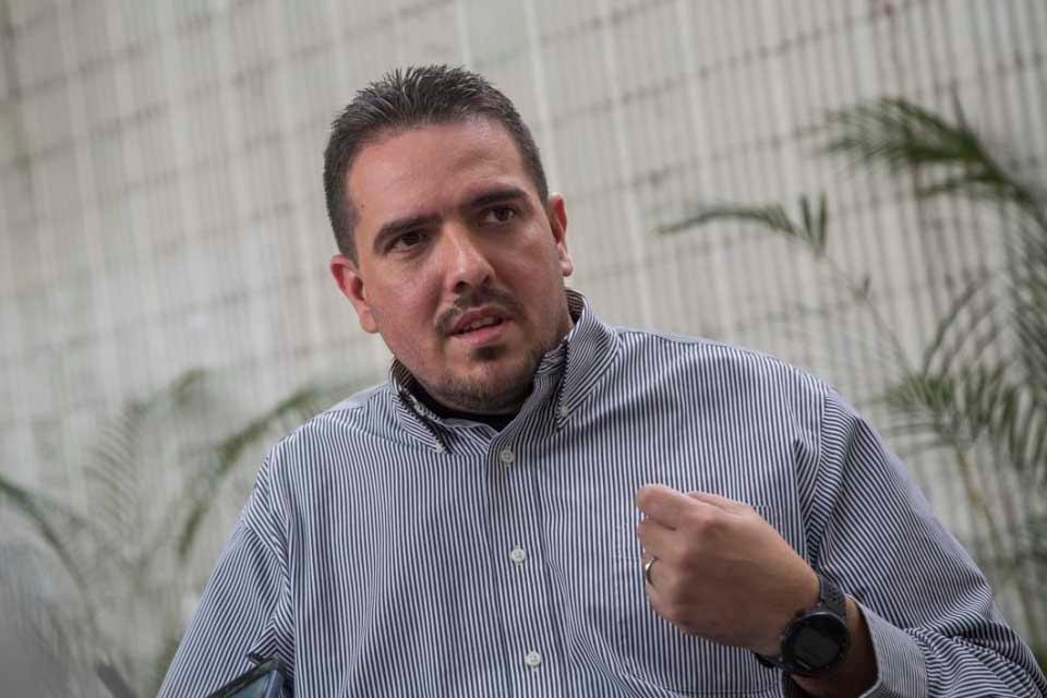 Stalin González cuestiona "salidas externas" y plantea un diálogo con distintos sectores