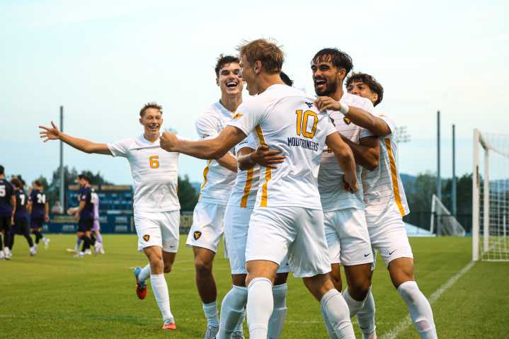 WVU scores early and late in 2-2 draw with High Point