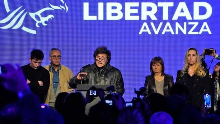 Tras la derrota, Milei crea una mesa política nacional con el núcleo duro de su gobierno