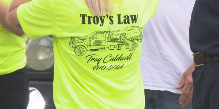 Tow truck community honors Troy Caldwell 1 year after his death