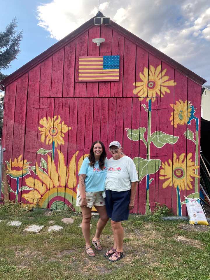 West Side Blooms hosts u-pick flowers events through first frost