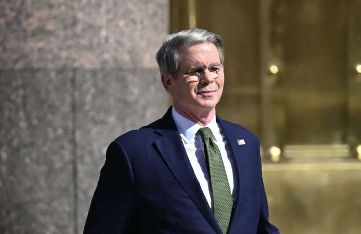 Estados Unidos: Secretario del Tesoro Scott Bessent ofrece salvavidas financiero a Argentina mientras Javier Milei busca mas Dólares