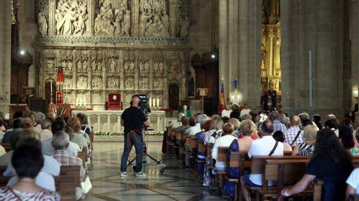 La retransmisión de la misa del Santo Cristo genera mucha expectación