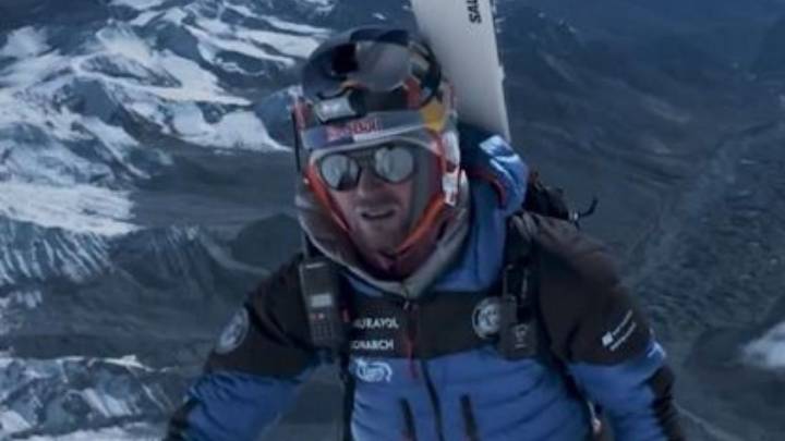 Pole Bargiel first man to ski down Mount Everest without oxygen tank