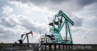Canada, major fossil-fuel producers widen gap between output and climate targets: report