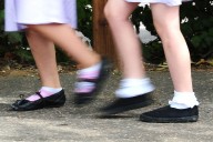 Labour to push for school mobile phone ban