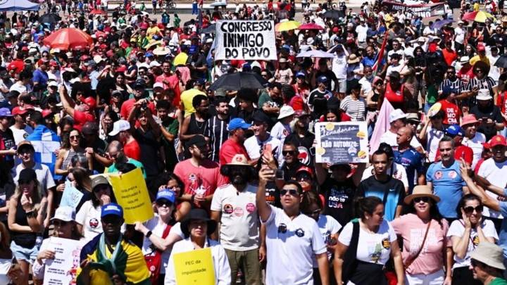 Numerosas protestas en Brasil contra la posible amnistía a Jair Bolsonaro y el blindaje parlamentario