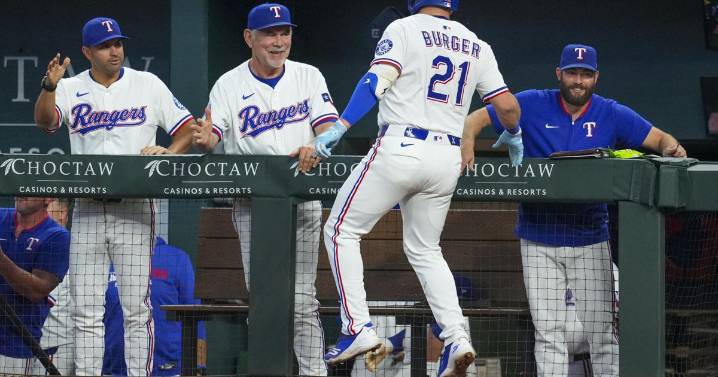 Double Burger for Texas as big 1B homers twice in 6