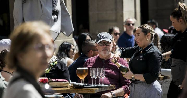 Cataluña mantiene el récord de turistas y de gasto pese a la bajada de julio