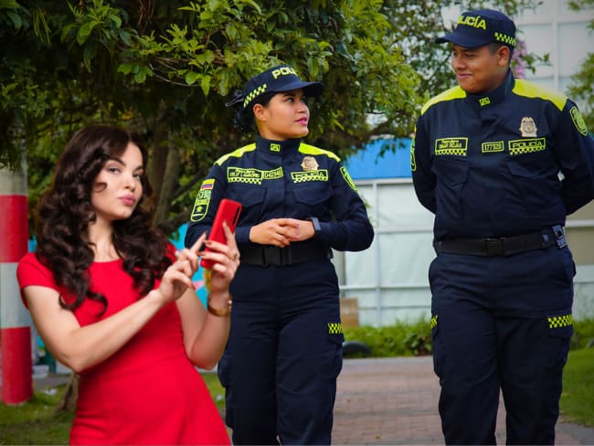 ¿Lo pueden multar por grabar a un policía? Esto dice el Código Nacional