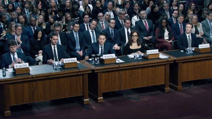 'La trampa de las redes sociales': el documental que aborda la lucha de padres de EEUU y Europa contra las cinco grandes compañías