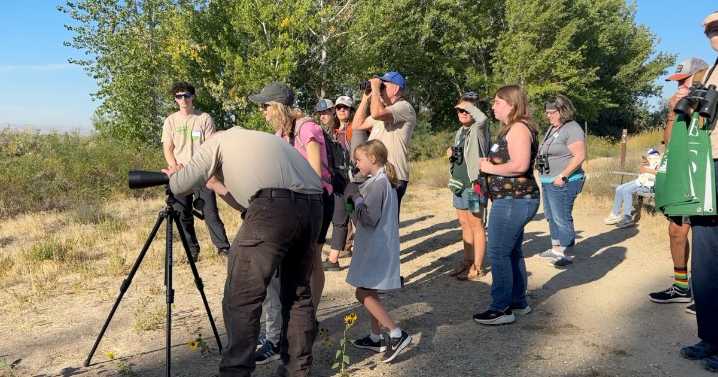 Free bilingual birdwatching breaks language barriers at Idaho's Deer Flat National Wildlife Refuge