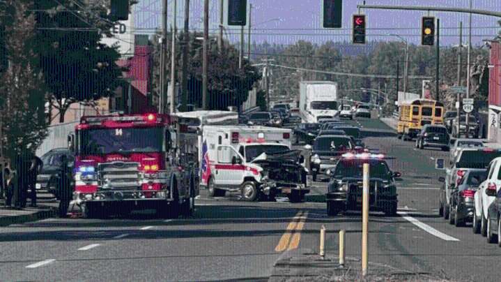 Ambulance involved in NE Portland crash; motorcyclist dies at hospital