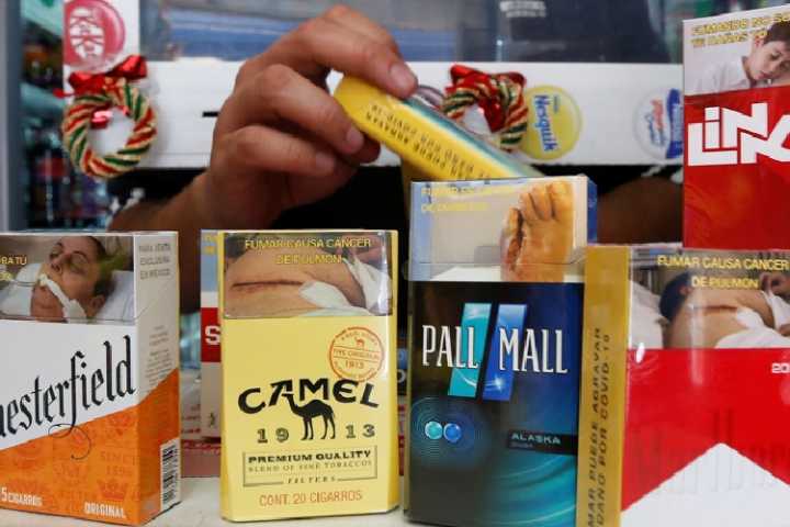 Alertan de riesgos por más impuestos a cigarros y refrescos en 2026