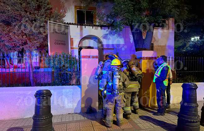 Corto circuito en computadora moviliza a Bomberos en el Centro Histórico