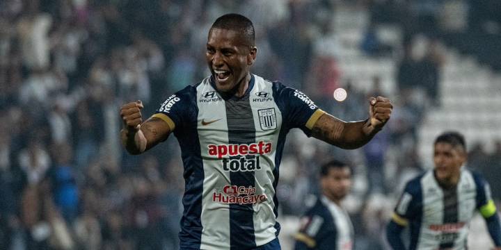 Pedro Aquino se emocionó tras anotar su primer gol con Alianza Lima: “Después de 9 años en Perú con esta hinchada linda”