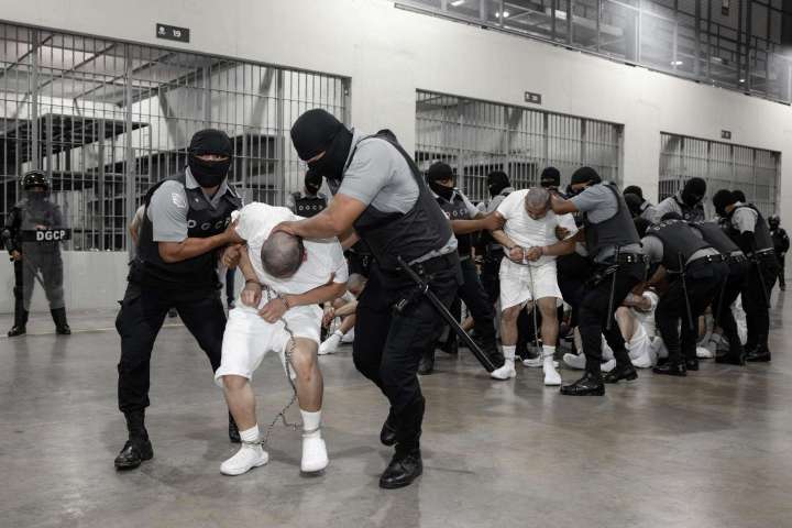 Migrantes denuncian su situación ante la OIT