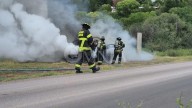 Arde pickup en camino a la presa Chihuahua