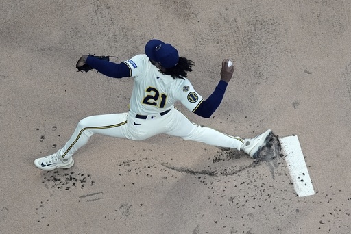 Peralta logra su 17ª victoria, Yelich conecta jonrón y Cerveceros vencen 9
