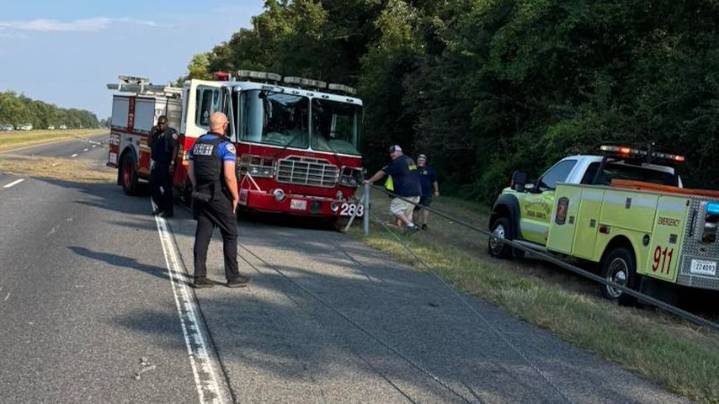 TEAM 2 TRAFFIC: I-10 in Ascension Parish near Sorrento exit closed due to crash involving fire truck