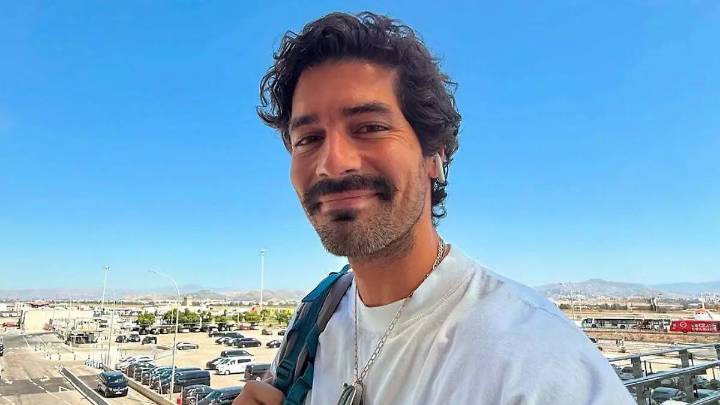 Influencer se hace viral al dejar las redes para convertirse en sacerdote