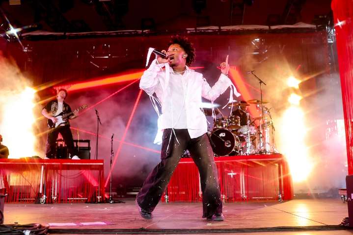 Dead body found in car registered to hit singer (reports)