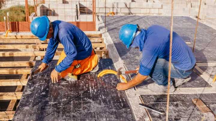 El empleo privado se redujo en julio y la tasa de despidos alcanzó el valor más alto para el mes desde 2016