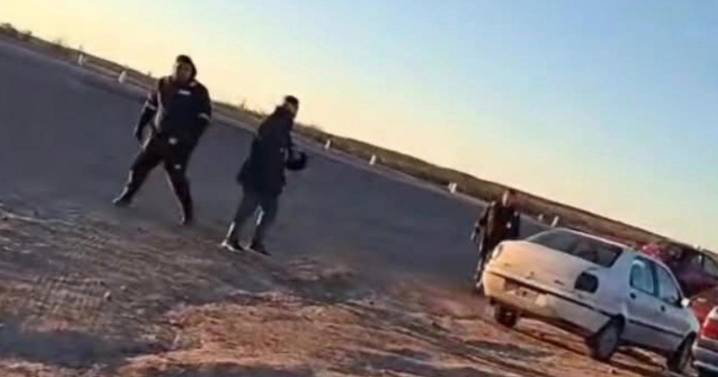 Fuego, piedras y un disparo: una manifestación de desocupados de Uocra generó tensión al norte de Roca
