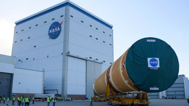 Gobierno de Trump intensifica la carrera espacial con China y prohíbe a los científicos con visa trabajar en la NASA