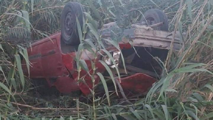 Joven mujer muere tras aparatosa volcadura en carretera Torreón