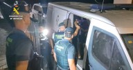 El castigo de unos narcos a una 'mula' por perder un alijo de droga: apaleado y obligado a comer sus heces