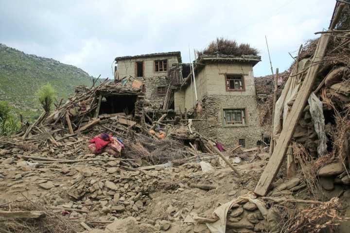 Elevan a más de 2.200 los muertos y 3.600 los heridos en el terremoto de Afganistán