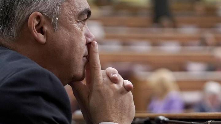 Las acusaciones niegan el "complot político" denunciado por Santos Cerdán y tachan de "ilusorio" que Koldo sea un colaborador policial