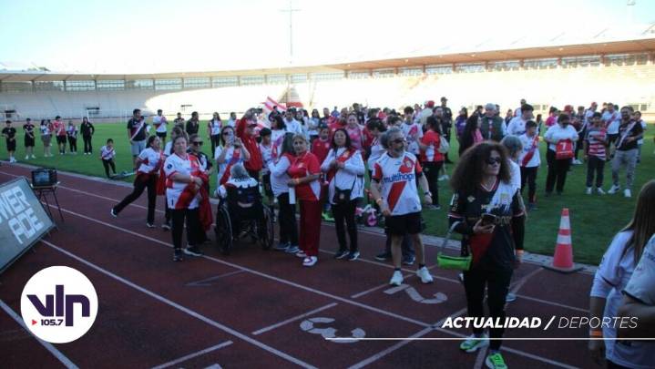 La "familia albirroja" se une en la primera Corrida Familiar de Curicó Unido