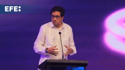 España urge a entrenar la inteligencia artificial en español durante un foro de Colombia