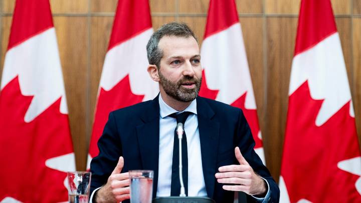 ‘There are limits to our capacity to bail out Canada Post year after year,’ minister says