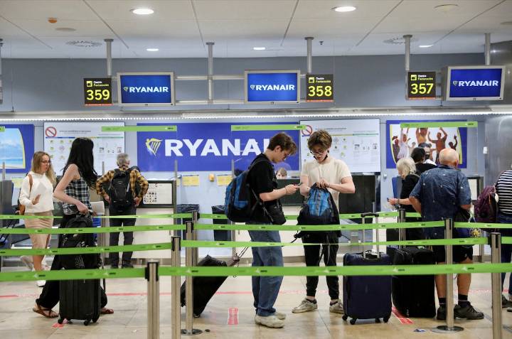 Ya es oficial: los pasajeros de Ryanair podrán llevar desde hoy un equipaje de mano gratuito 5 centímetros más grande