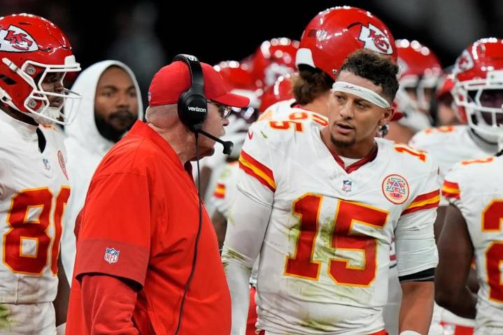 Pro Picks: Chiefs will defeat the Eagles in a Super Bowl rematch