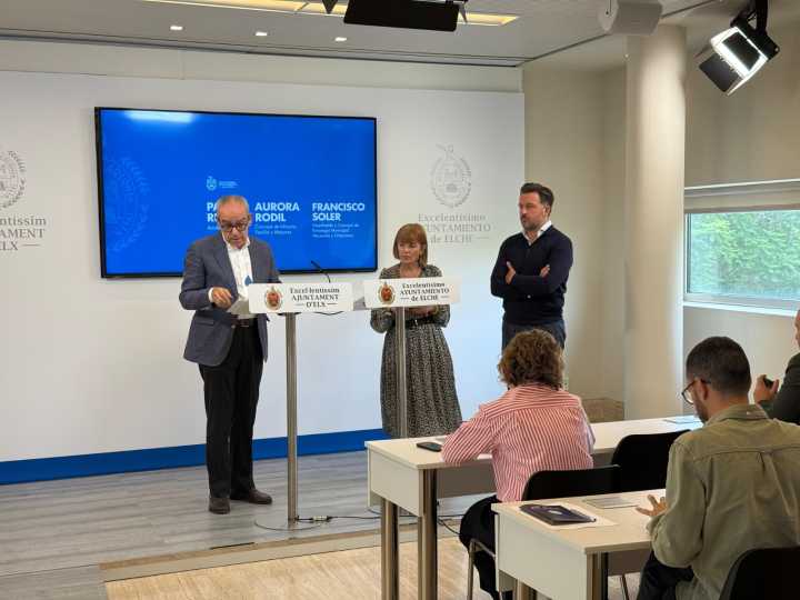Elche reduce el IBI un 2% y acumula una bajada del 5% desde 2023