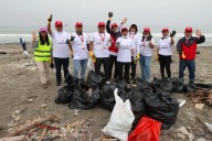 Editora Perú: voluntarios participaron en jornada de limpieza de playa en Ventanilla